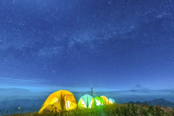 ຍ່າງປ່າ, ຕັ້ງແຄ້ມທີ່ພູຫຍ້າຄາ, ຊົມທະເລມອກ