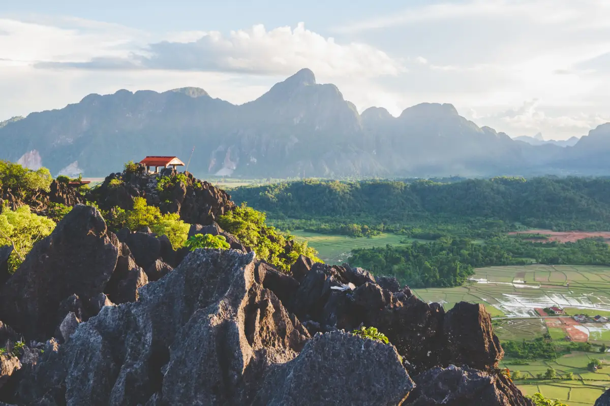 Pha Ngeun (Silver Cliff)