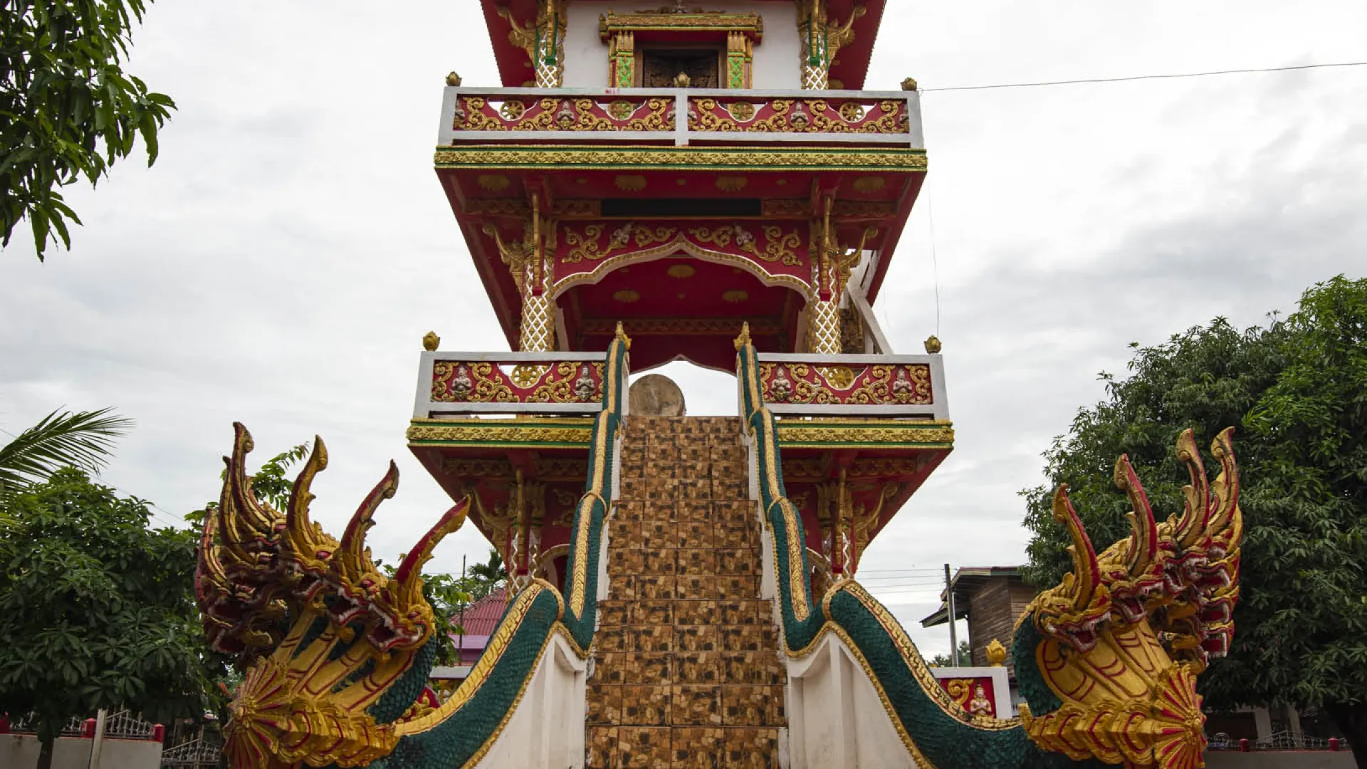 Vat Sakhae or Vat Ong Saen