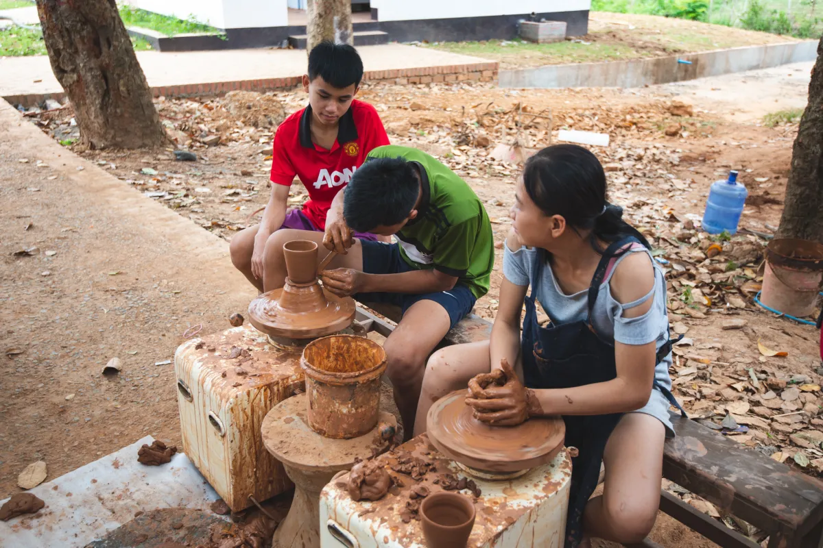 与克莱合作创造美丽的船只。