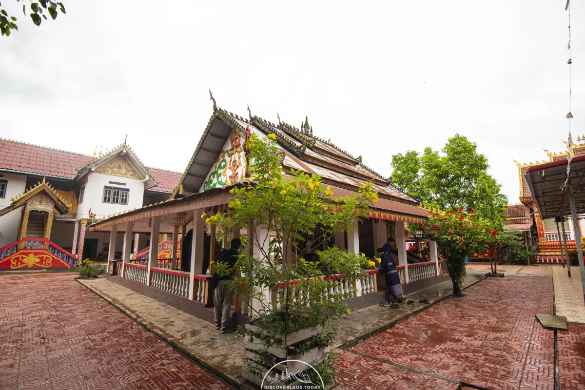 Vat Sakhae or Vat Ong Saen