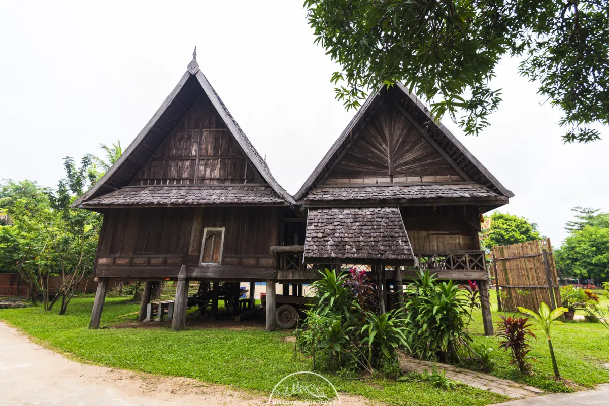 Ho Tay Pidok Library (Ancient Buddhist Scripts Library)