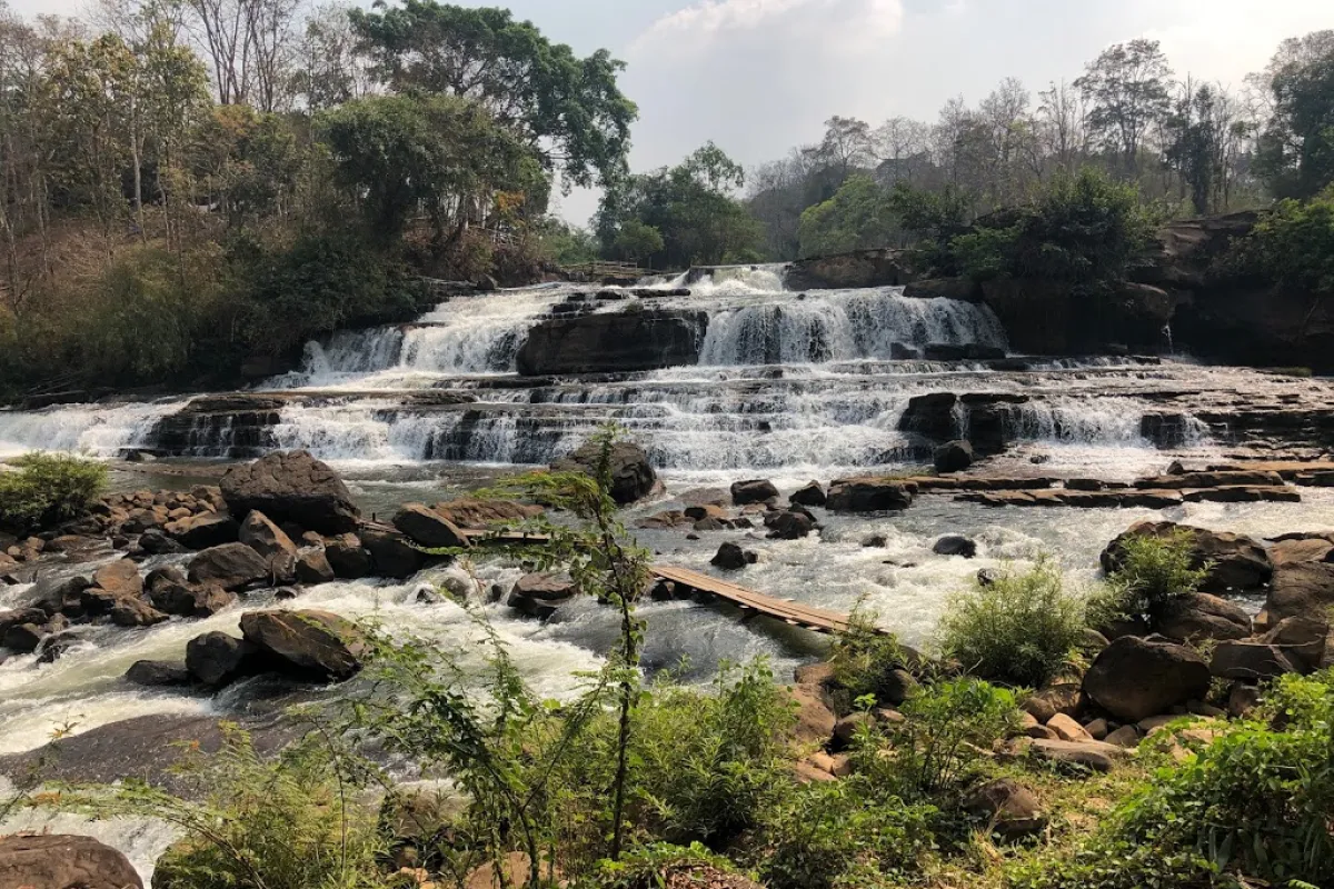 ตาดเลาะ และ ตาดฮัง