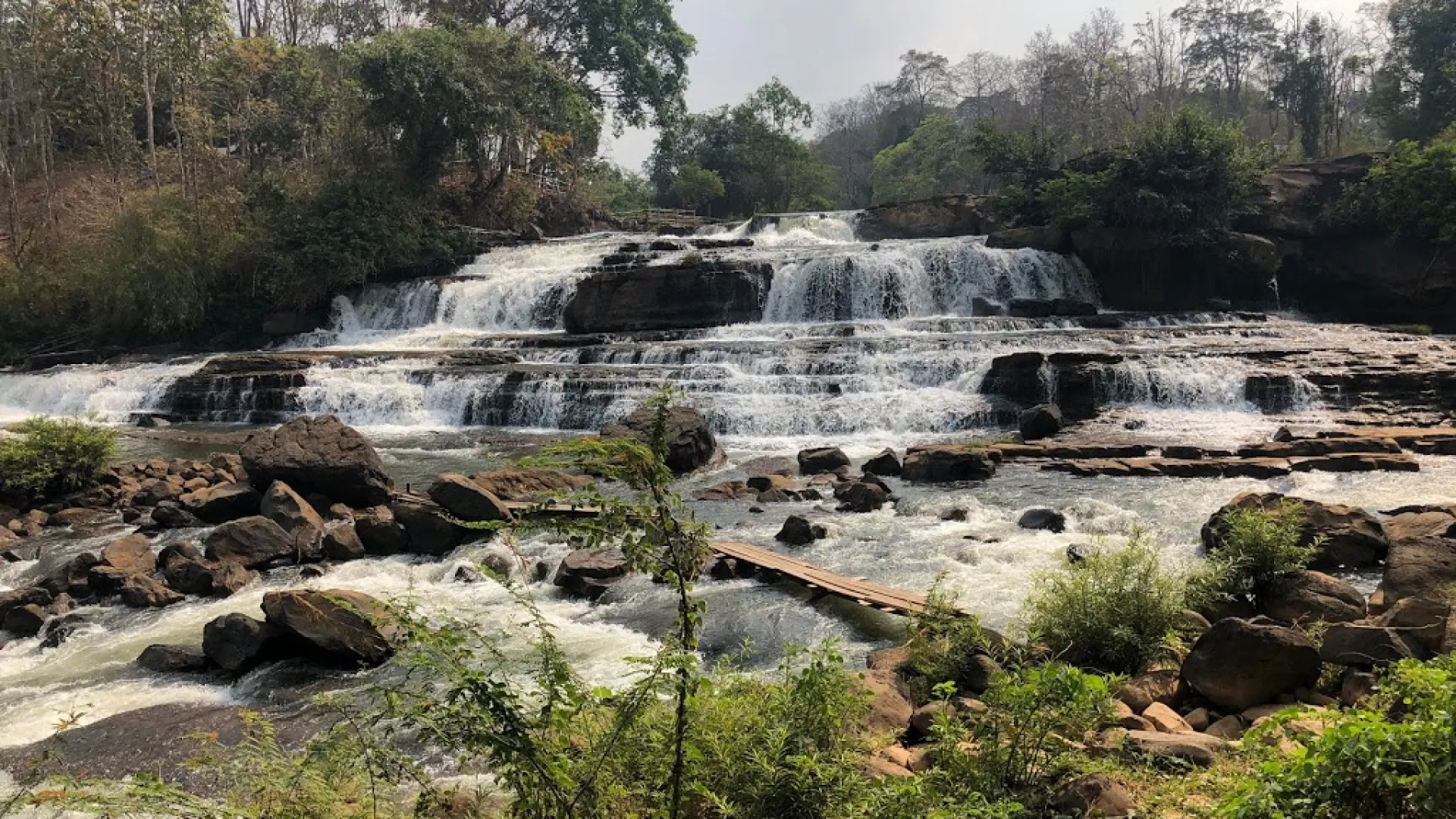 ตาดเลาะ และ ตาดฮัง