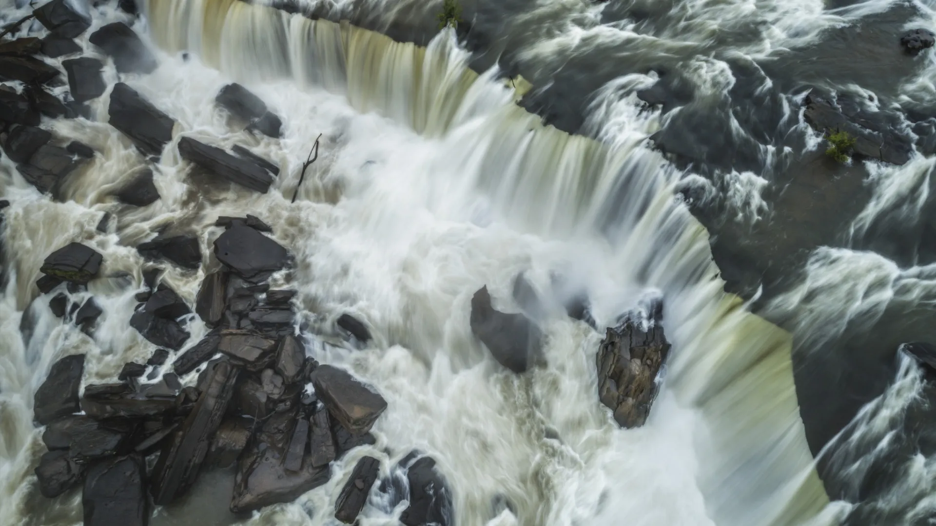 Photo by : POPUMON TiH