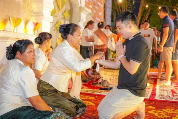Traditional Offering at Heuanchan Heritage House