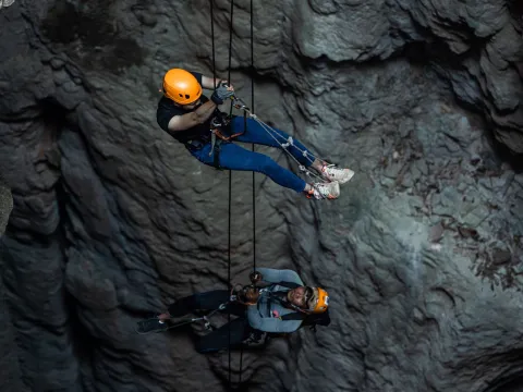 Half-Day Tham Pong Cave Abseiling Adventure