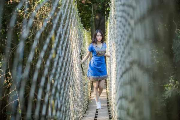 รถรีสอร์ท, เดินป่า, สะพานลอยฟ้า, ชมน้ำตก