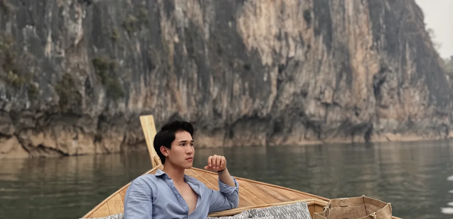 White Royal Boat