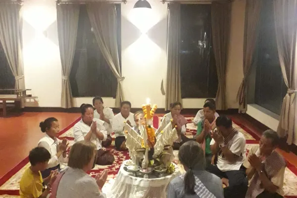 พิธีบาสีที่ชั้นเรียนทำอาหารท้องถิ่น