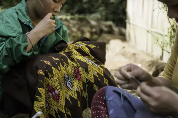 Hmong Embroidery Workshop at Nahm Dong Park