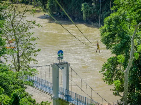 半日滑索穿越南松河