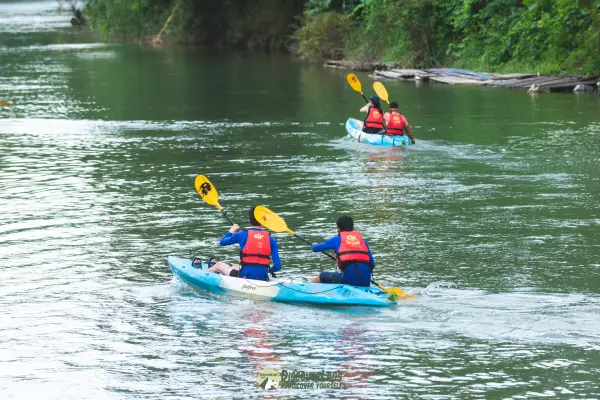 Kayak along the beautiful Nam Song River